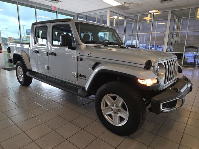 Used 2022 Jeep Gladiator Sport AWD/4WD image 2