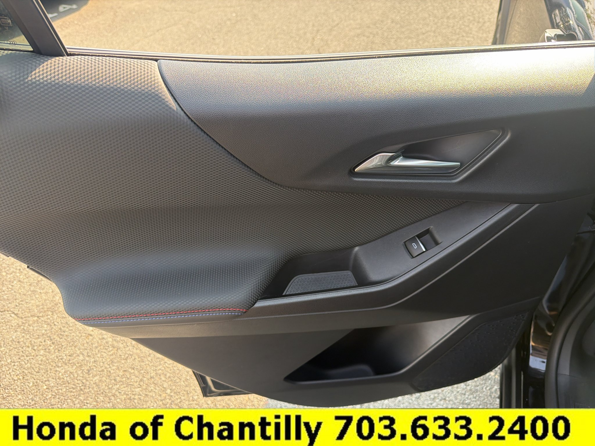 Used 2025 Chevrolet Equinox RS FWD image 24