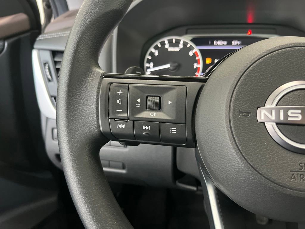 Used 2023 Nissan Rogue SV AWD/4WD image 6