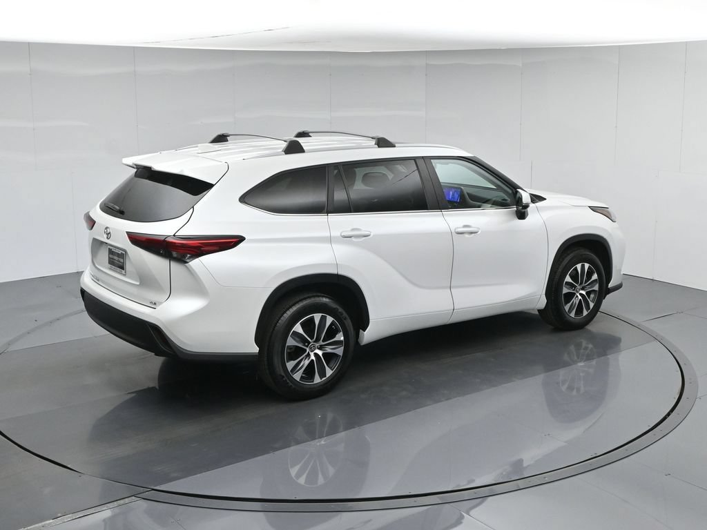 Used 2023 Toyota Highlander XLE FWD image 43
