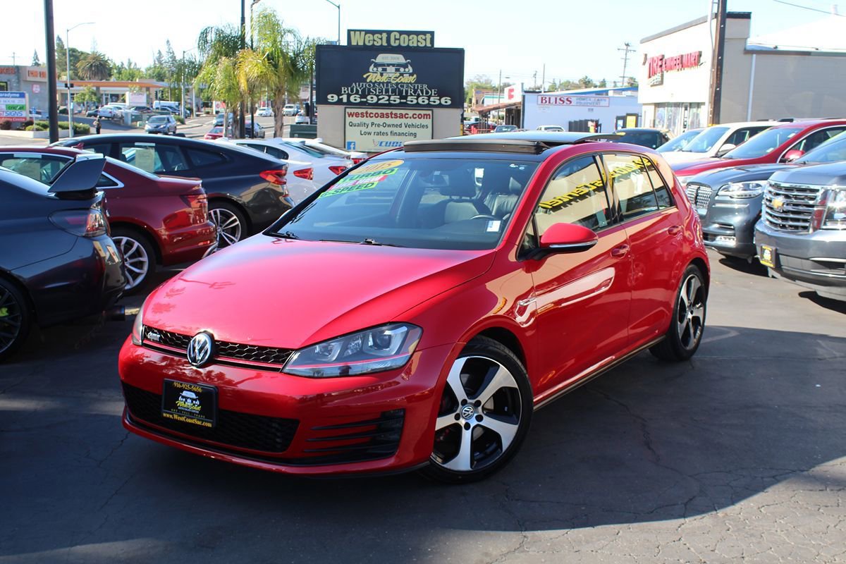 Used 2015 Volkswagen GTI SE FWD image 2