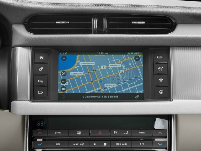 Used 2018 Jaguar XF Prestige AWD/4WD image 17