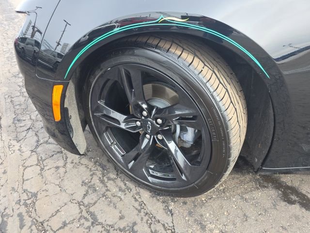 Used 2020 Chevrolet Camaro LT w/ RS Package image 39