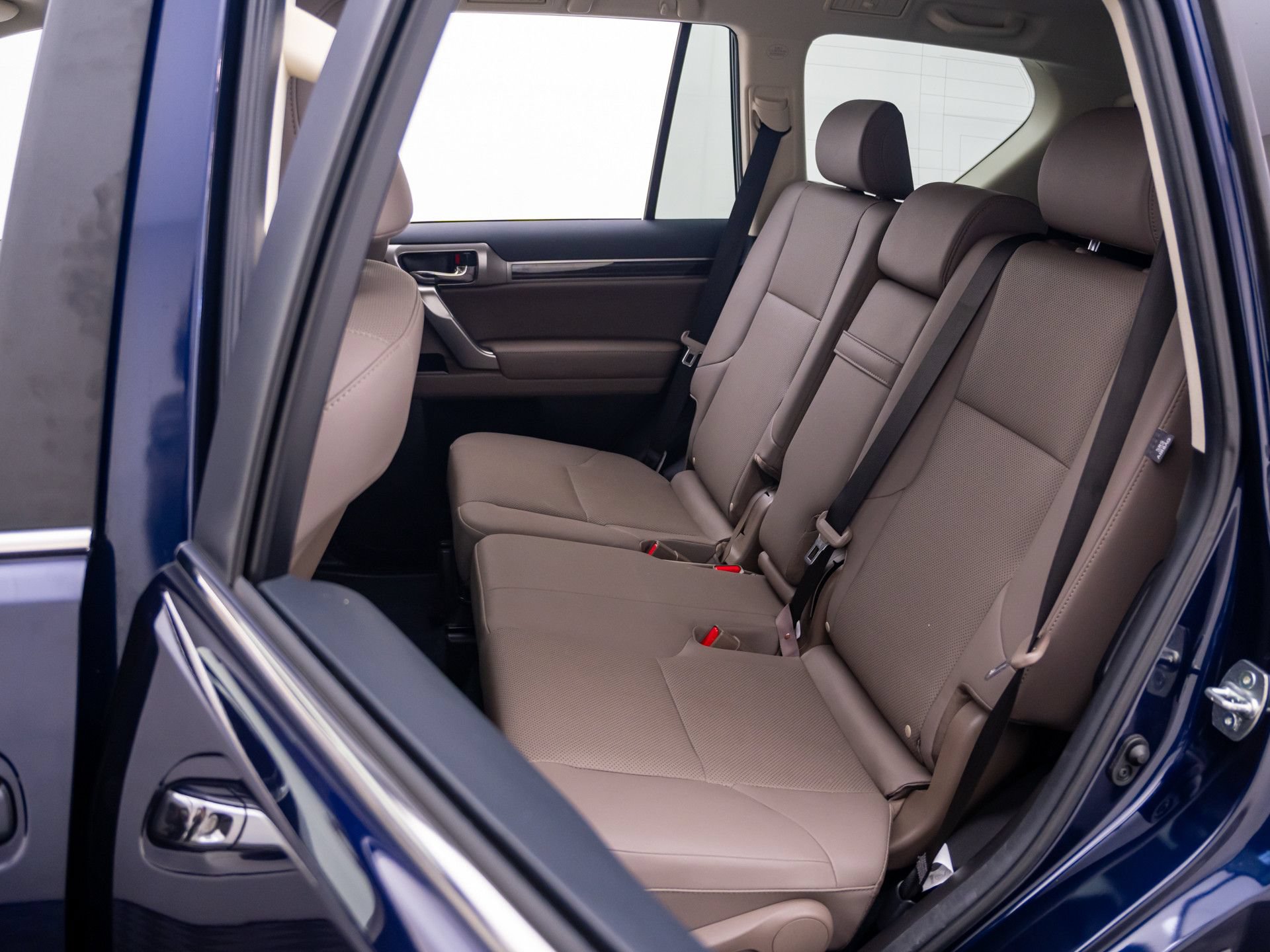 Used 2022 Lexus GX 460 Premium w/ Premium Package AWD/4WD image 16