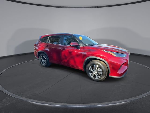 Used 2023 Toyota Highlander XLE image 18