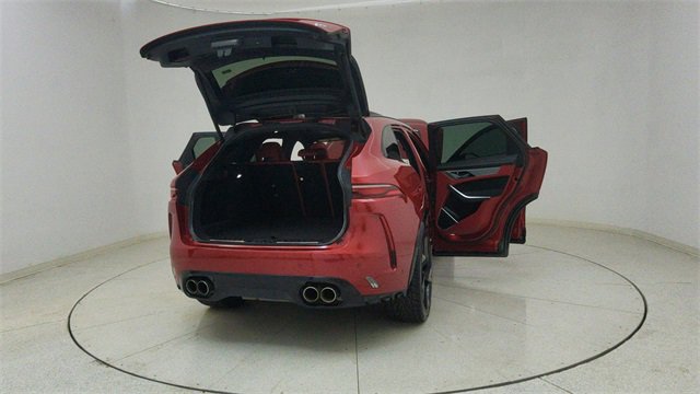 Used 2022 Jaguar F-PACE SVR image 77