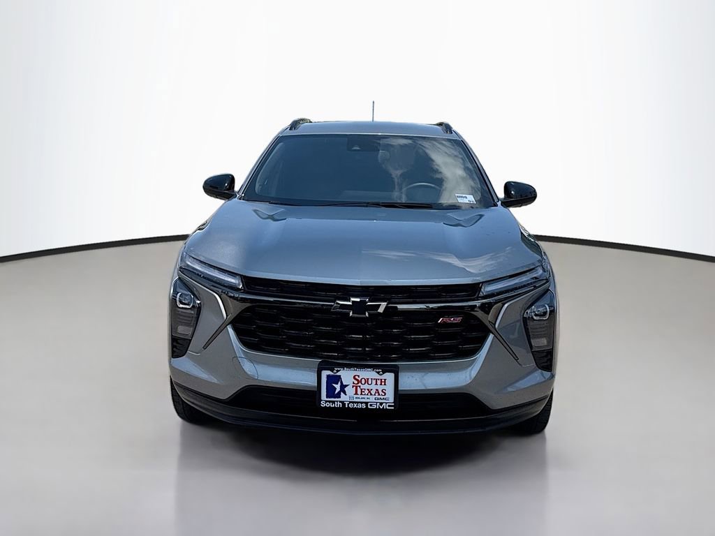 Used 2025 Chevrolet Trax RS w/ Driver Confidence Package image 2