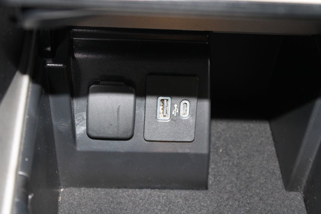 Used 2023 Ford Explorer Limited image 50