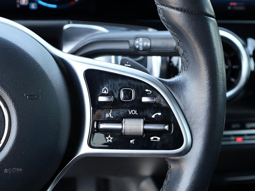 Used 2020 Mercedes-Benz GLB 250 4MATIC image 32