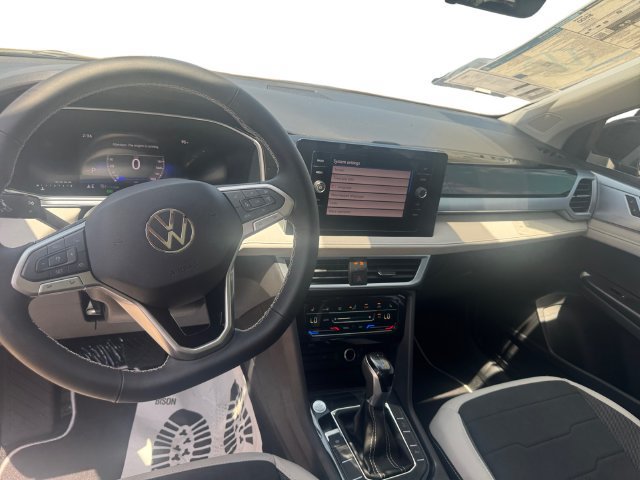 New 2026 Volkswagen Taos SE FWD image 10