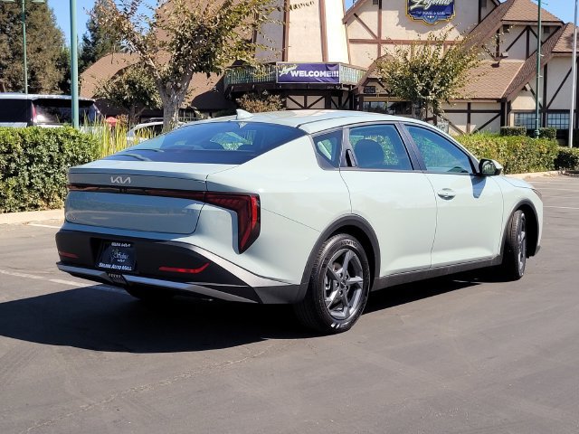 New 2026 Kia K4 FWD image 4