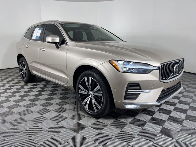 Used 2023 Volvo XC60 B5 Plus w/ Protection Package Premier FWD image 3