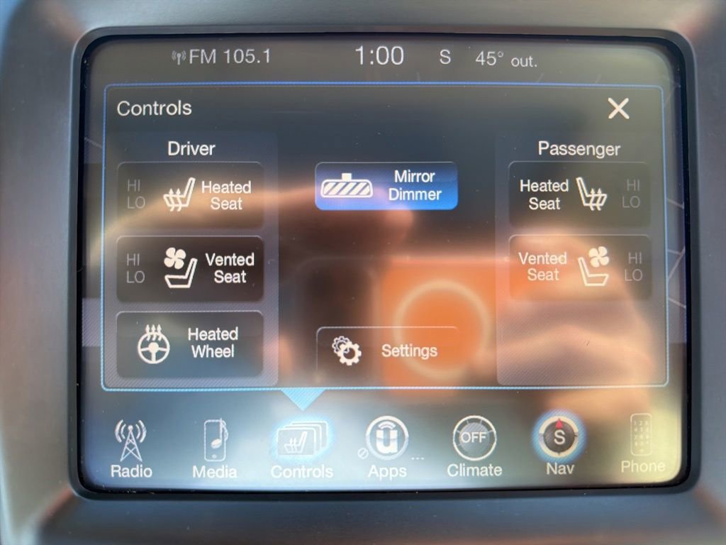 Used 2018 Jeep Cherokee Overland w/ Technology Group image 41