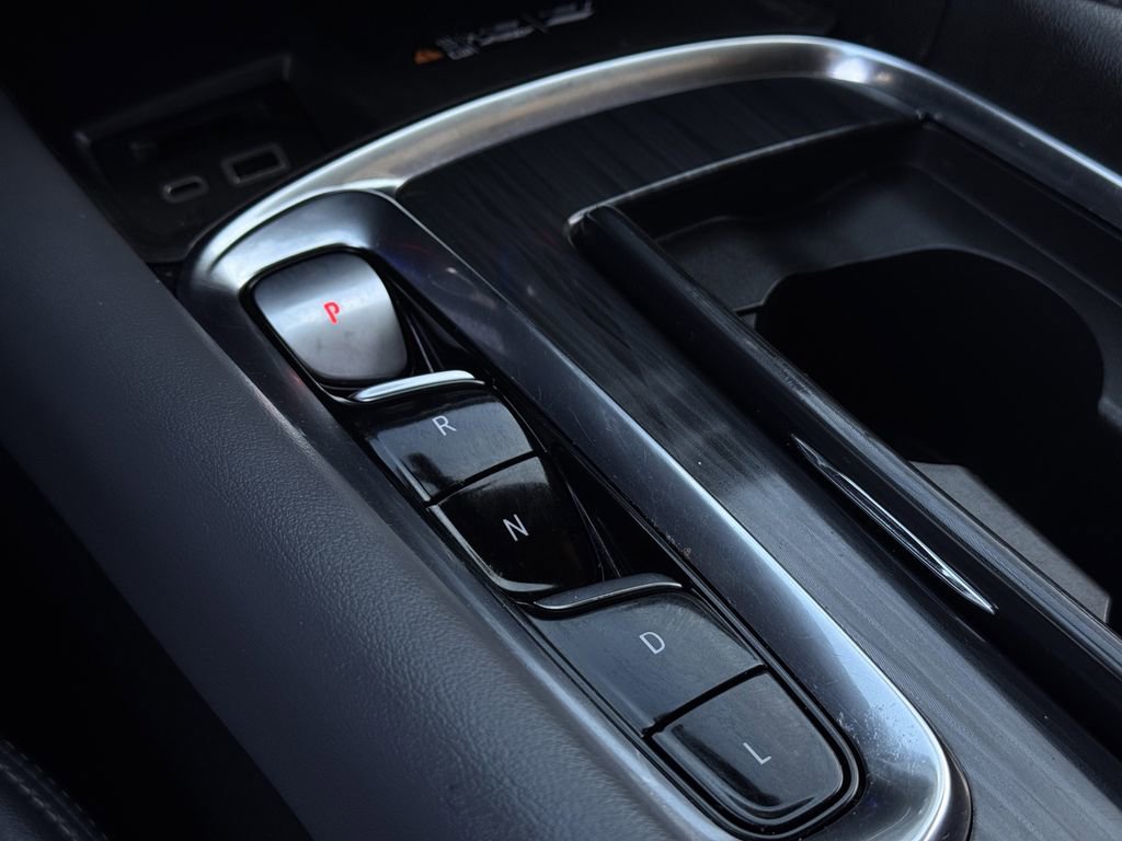 Used 2024 Buick Enclave Essence image 18