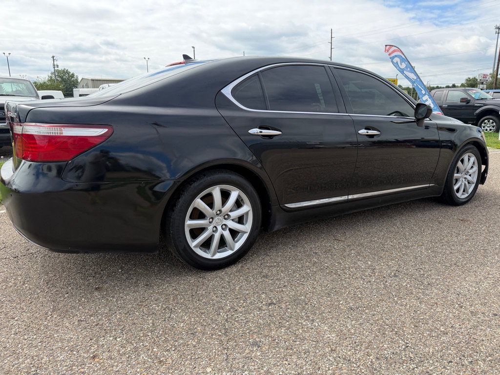 Used 2007 Lexus LS 460 w/ Comfort Pkg RWD image 6