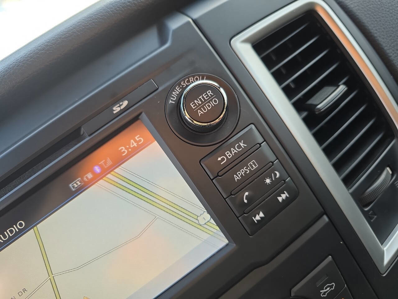 Used 2018 Nissan Titan XD image 30