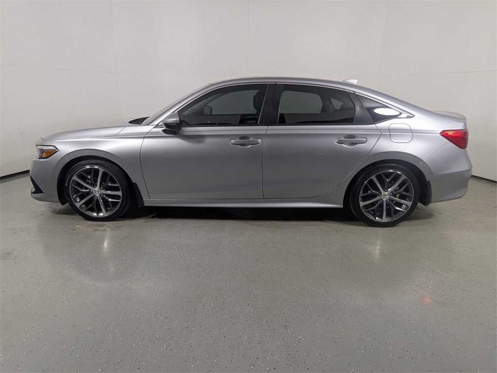 Used 2023 Honda Civic Touring image 4