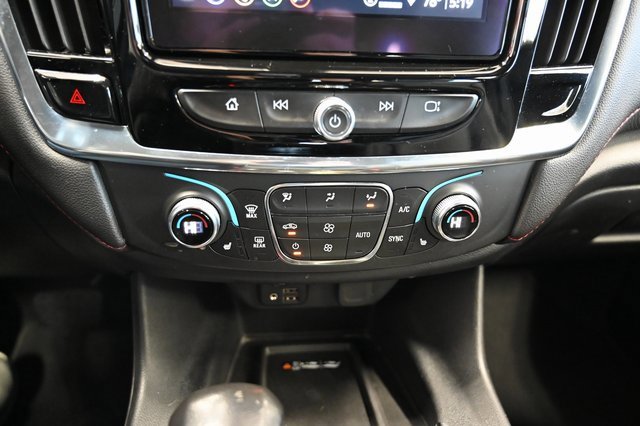 Used 2022 Chevrolet Traverse RS image 19