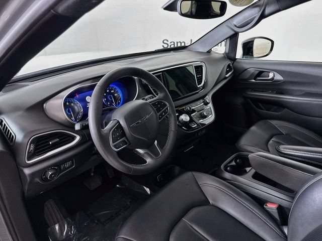 Used 2025 Chrysler Pacifica Select FWD image 10