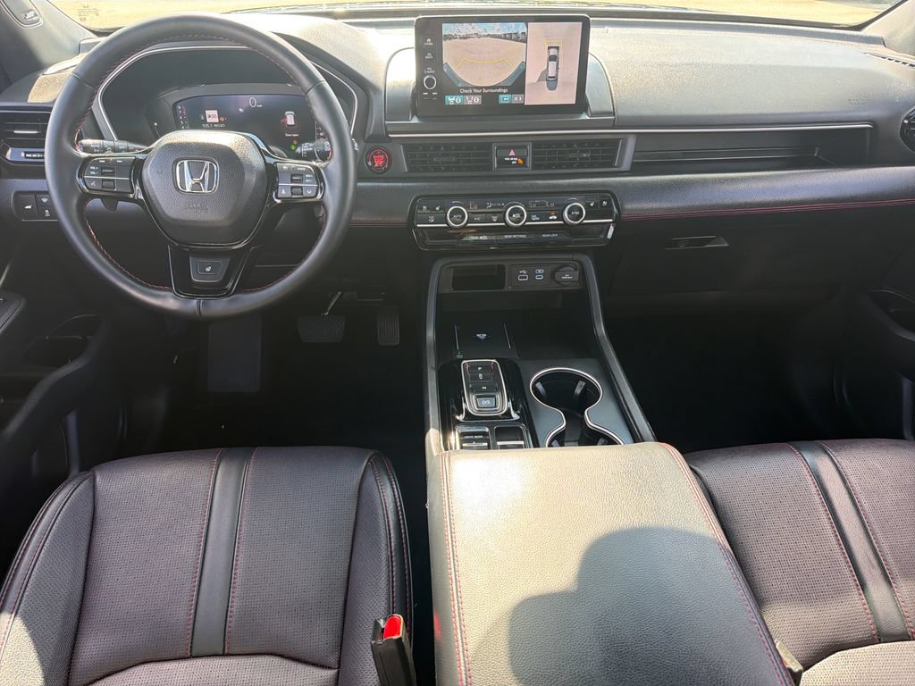 Used 2025 Honda Pilot Black Edition image 22