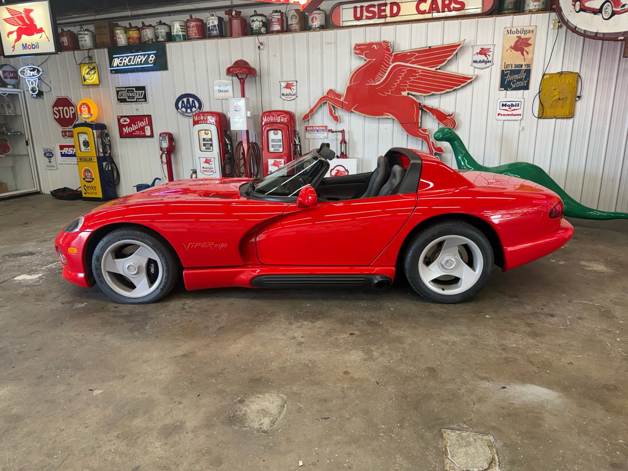 Used 1993 Dodge Viper RT/10 image 2