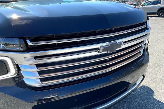 Certified 2023 Chevrolet Suburban High Country AWD/4WD image 30