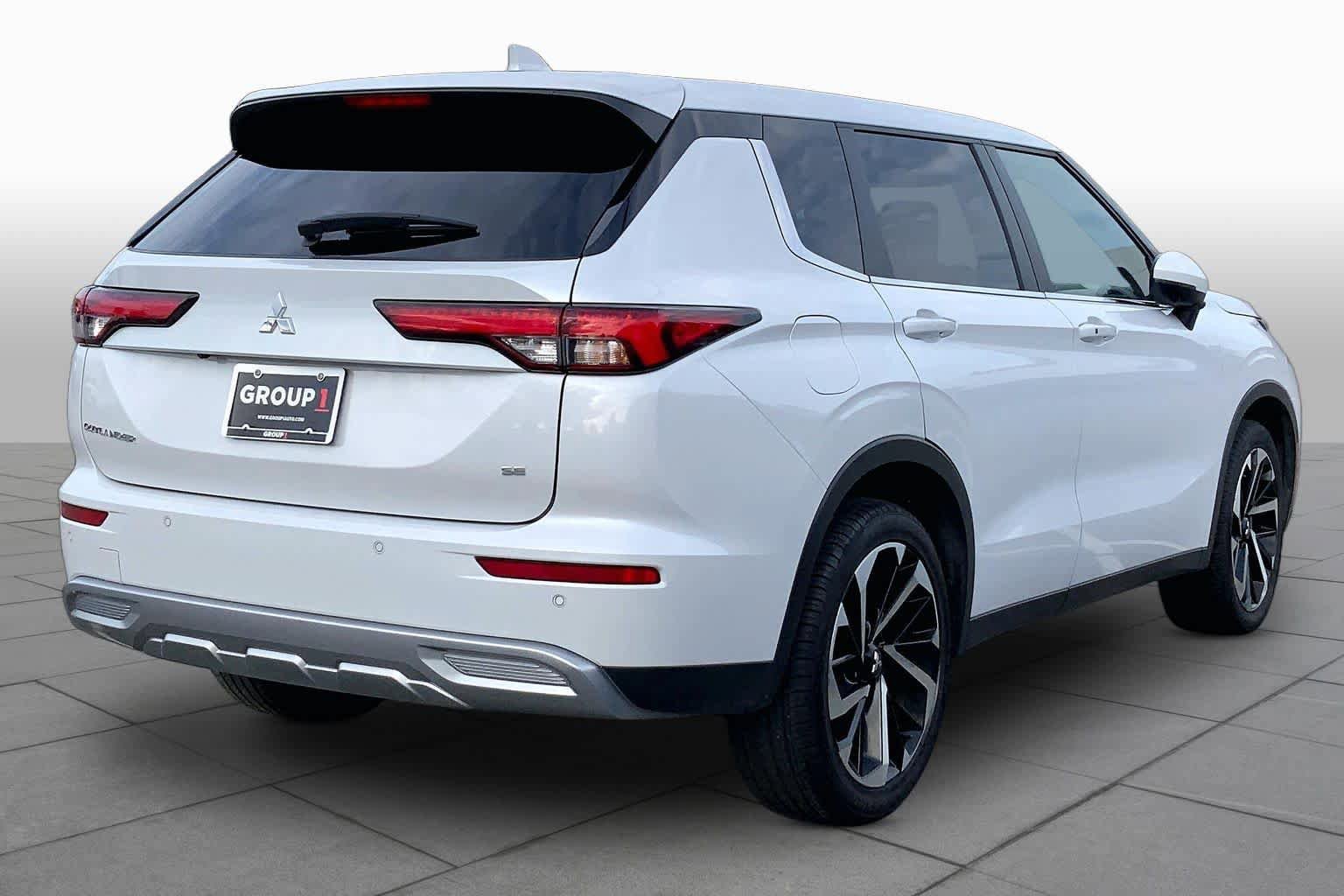 Used 2024 Mitsubishi Outlander SE FWD image 13