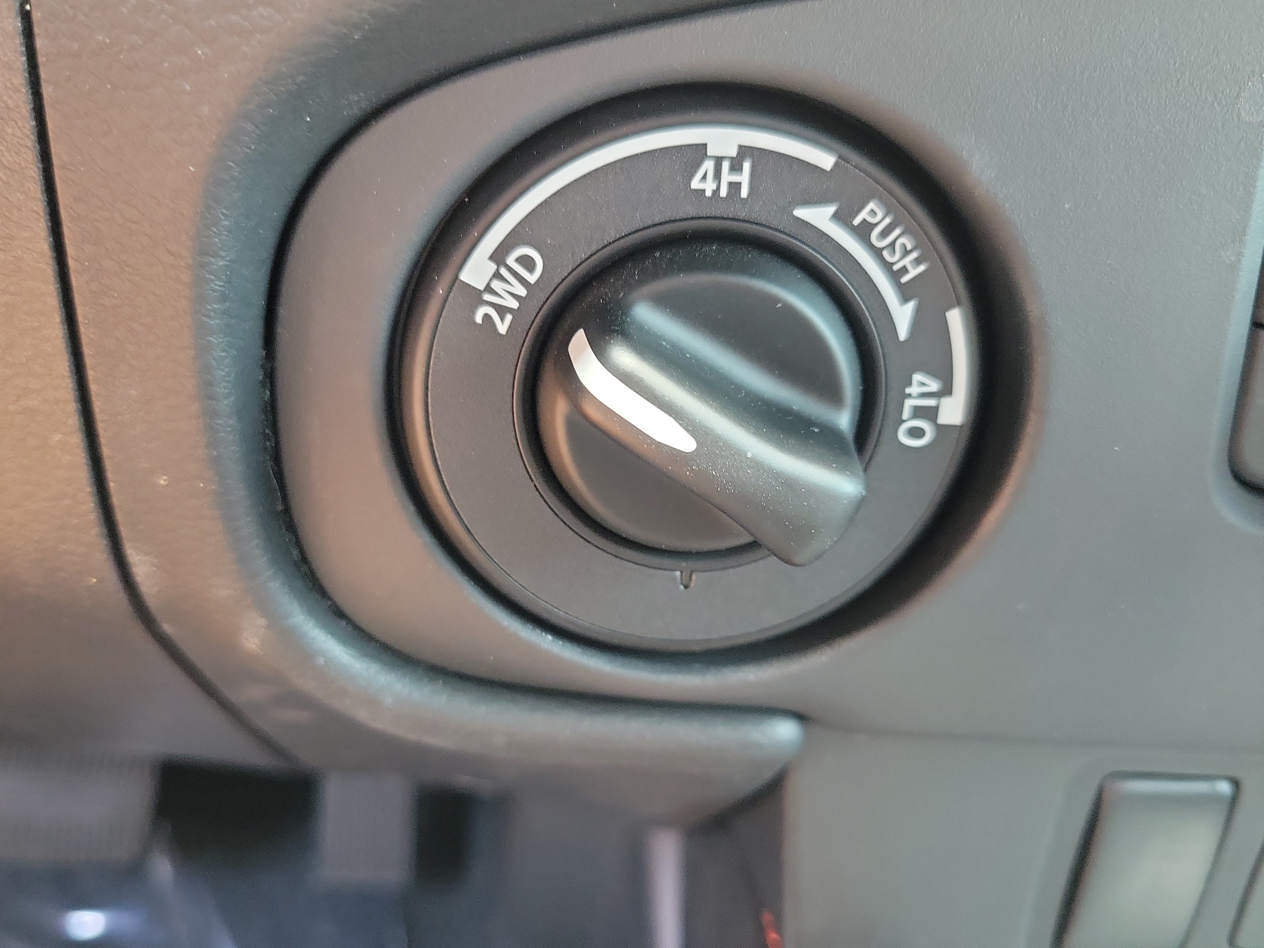 Used 2024 Nissan Frontier PRO-4X w/ Technology Package AWD/4WD image 30