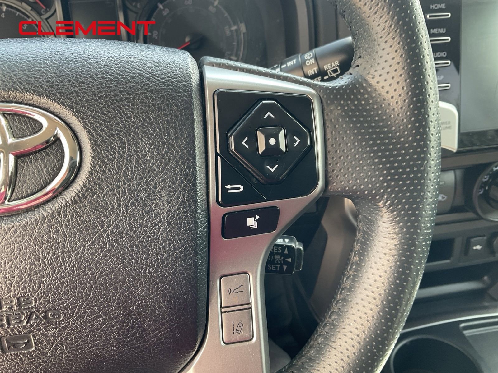 Used 2022 Toyota 4Runner SR5 RWD image 8