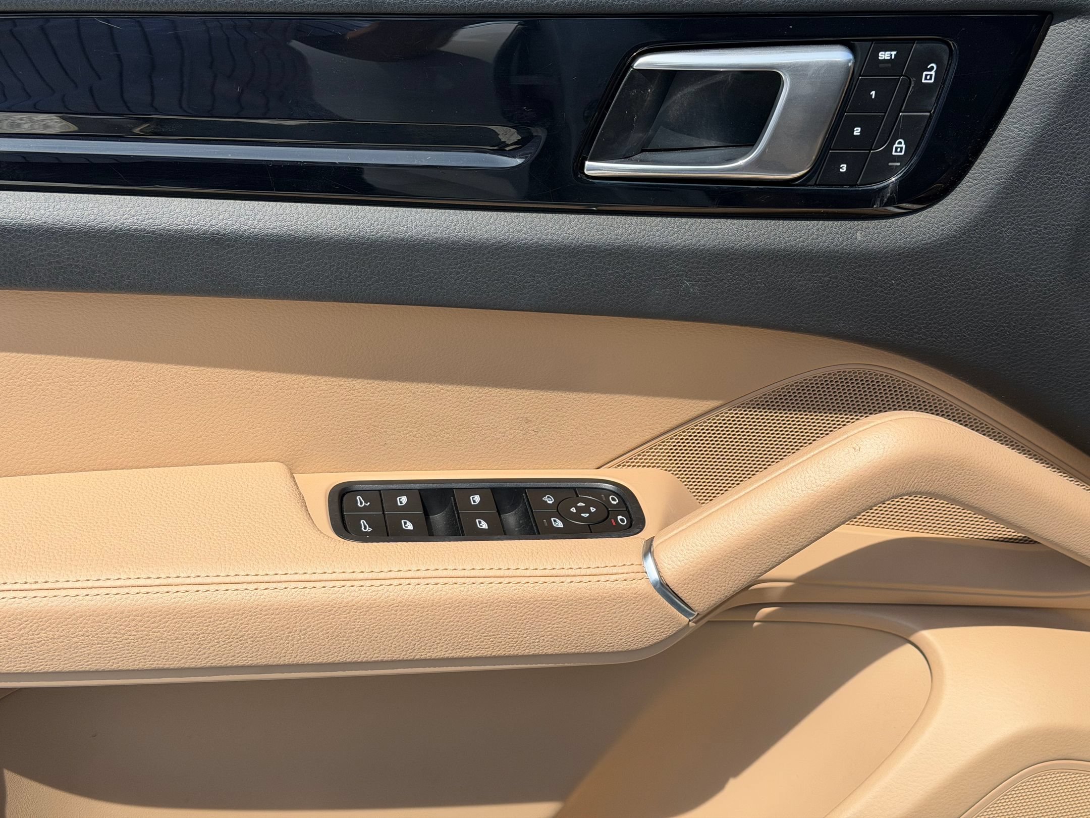 Certified 2023 Porsche Cayenne AWD/4WD image 34