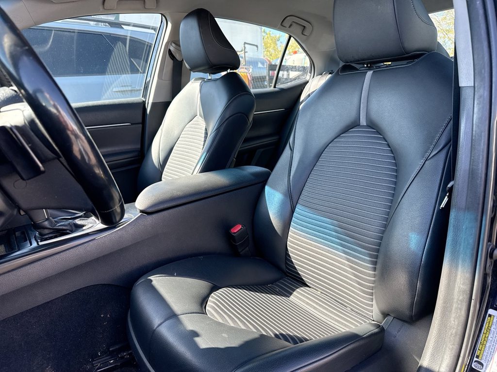 Used 2020 Toyota Camry SE FWD image 10