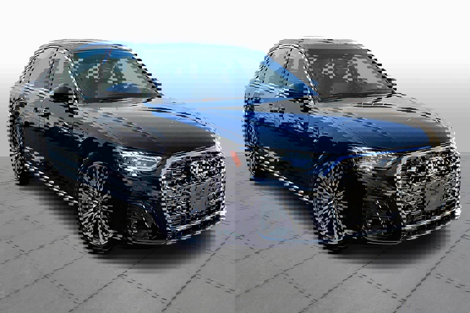 Used 2023 Audi A8 L 3.0T image 2