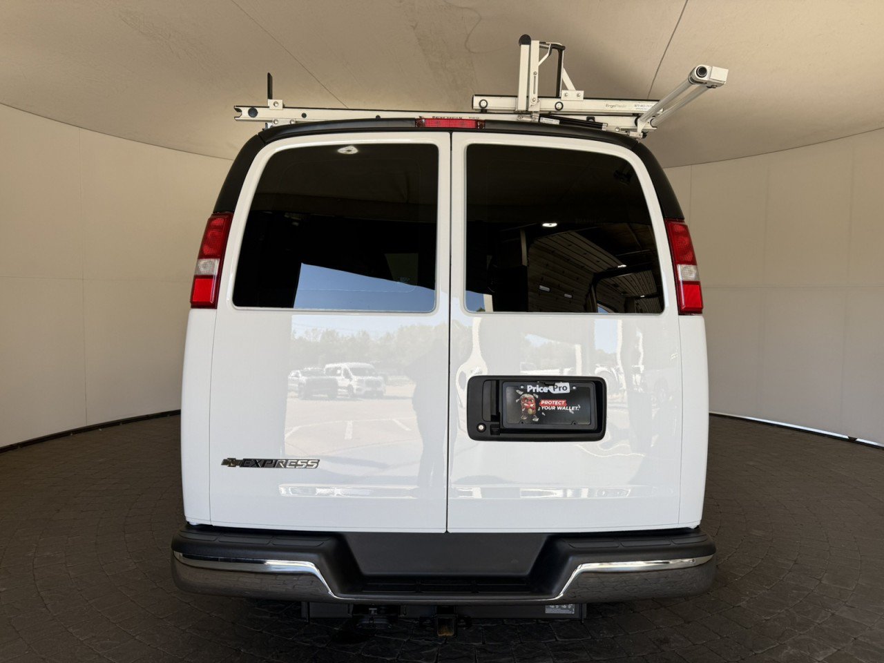 Used 2025 Chevrolet Express 2500 w/ Driver Convenience Package RWD image 6