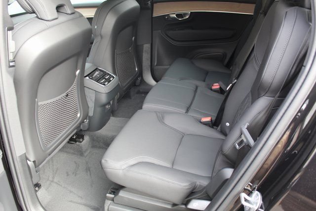 New 2026 Volvo XC90 B6 Plus w/ Protection Package Premier AWD/4WD image 14