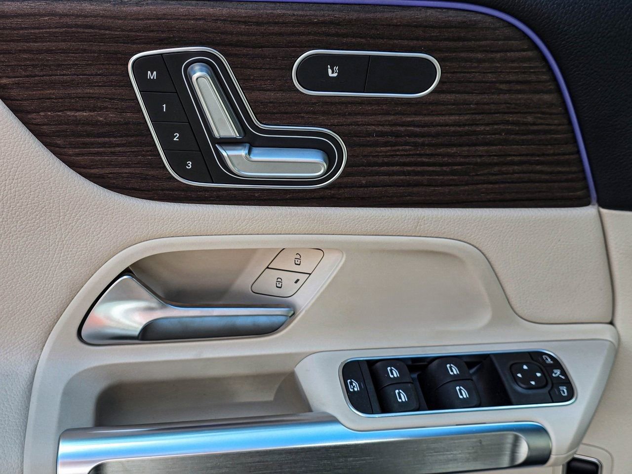 New 2026 Mercedes-Benz GLB 250 4MATIC image 13