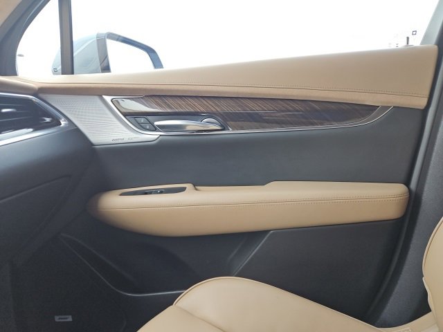 Certified 2024 Cadillac XT6 Premium Luxury w/ Platinum Package image 41