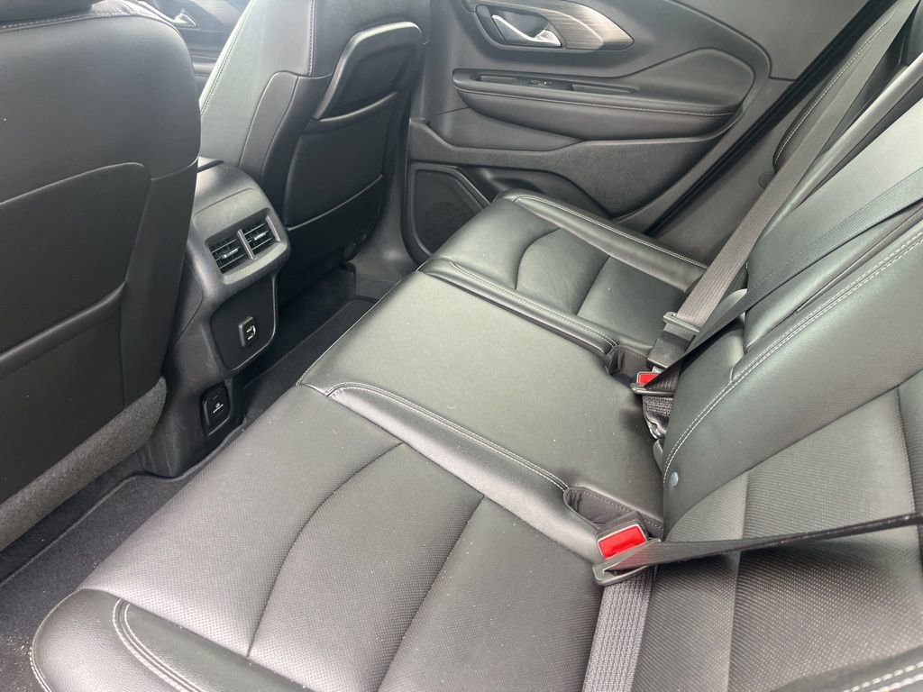 Used 2022 GMC Terrain SLT image 29