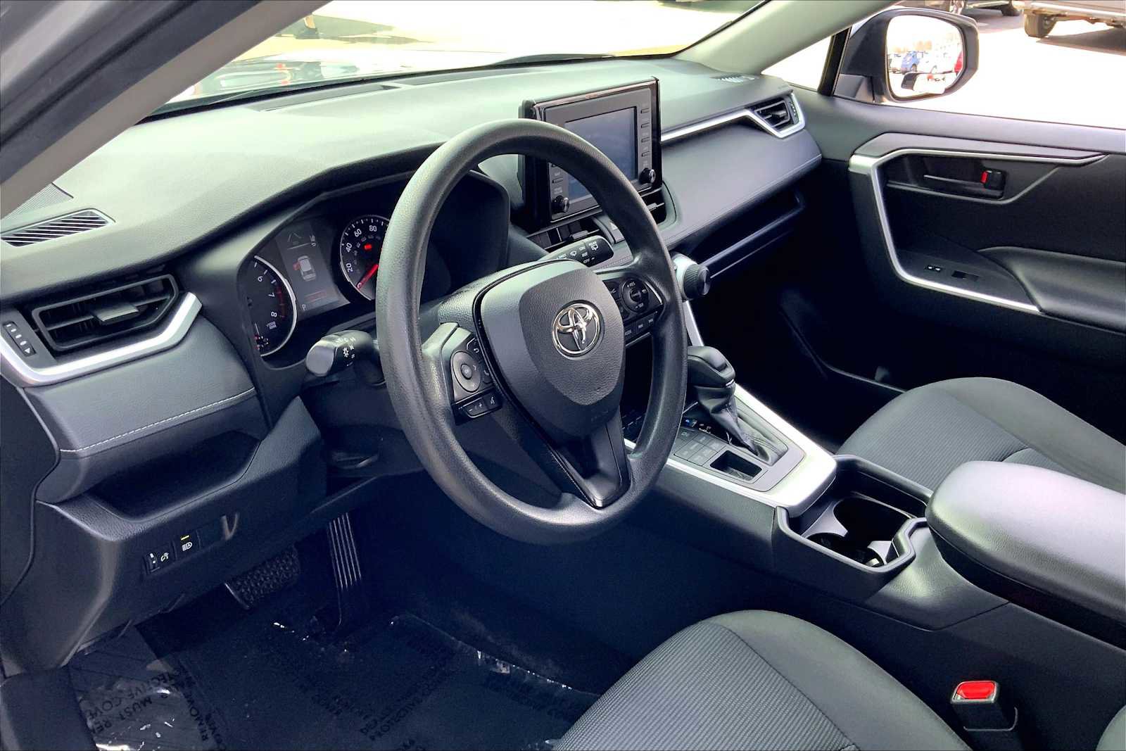 Used 2019 Toyota RAV4 LE w/ All Weather Liner Package AWD/4WD image 17