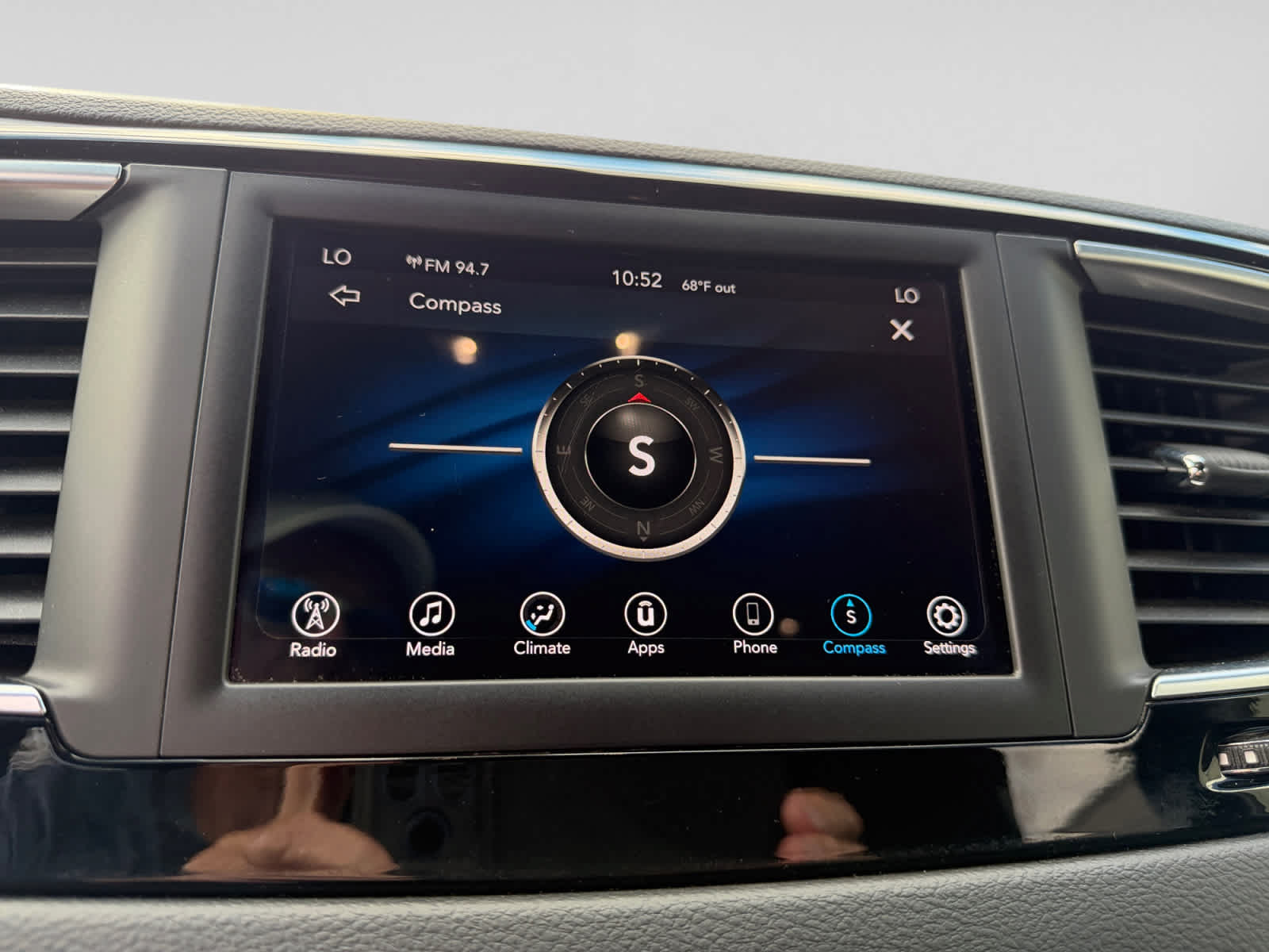 Used 2020 Chrysler Pacifica Touring w/ S Appearance Package FWD image 19