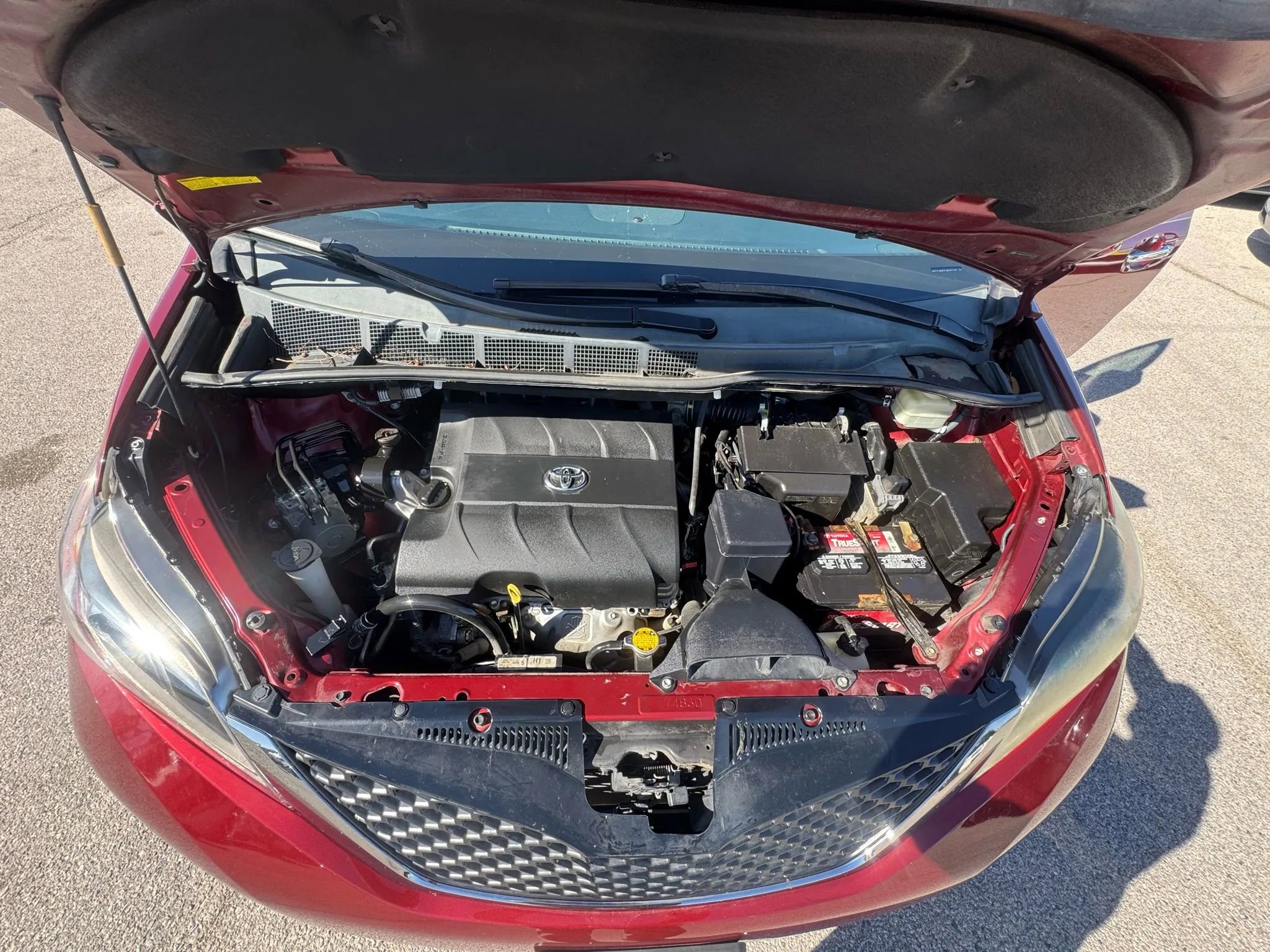 Used 2015 Toyota Sienna SE image 27