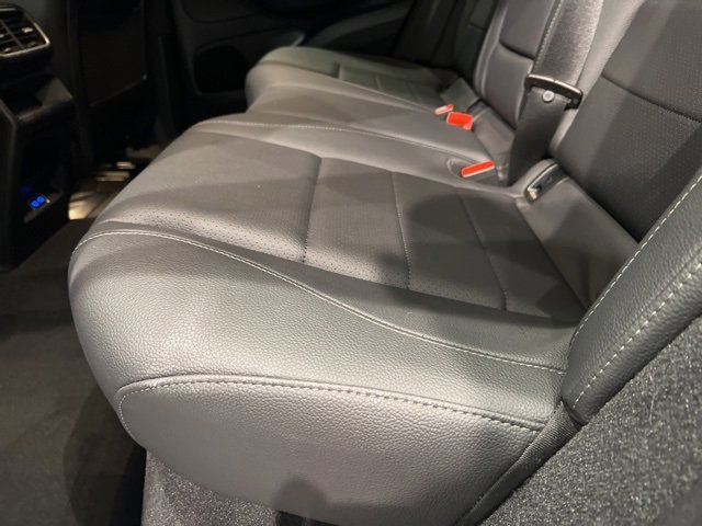 Used 2025 Mercedes-Benz GLE 450e 4MATIC w/ AMG Line Exterior image 44