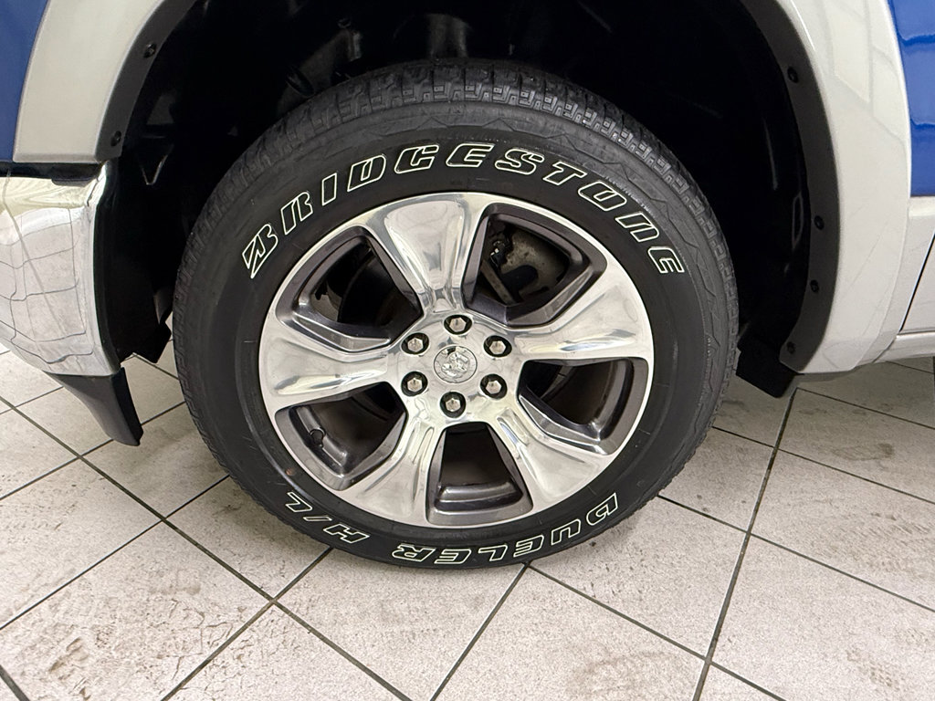 Used 2019 RAM 1500 Laramie AWD/4WD image 12