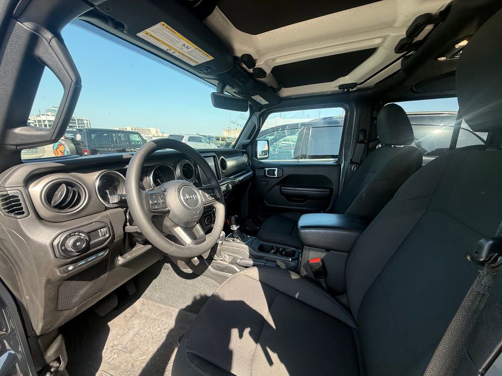 Used 2023 Jeep Wrangler Unlimited w/ 8.4" Radio Group AWD/4WD image 5