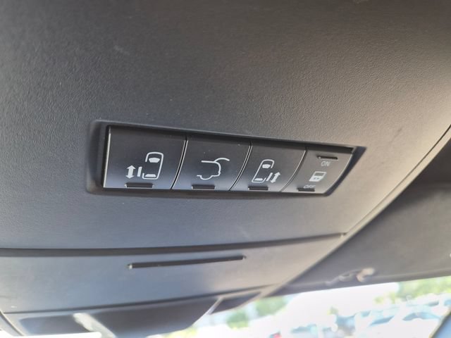 Used 2019 Dodge Grand Caravan SXT FWD image 18