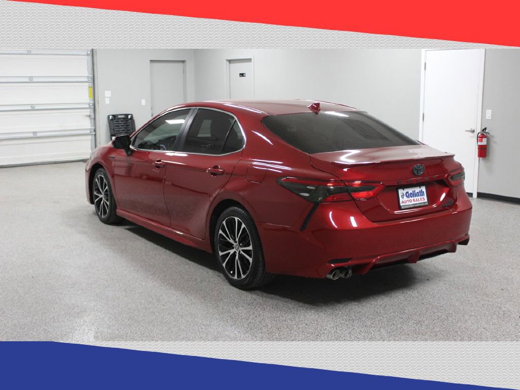 Used 2020 Toyota Camry SE w/ Carpet Mat Package image 5