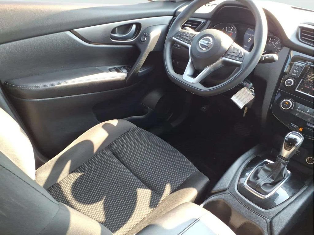 Used 2022 Nissan Rogue Sport S FWD image 10
