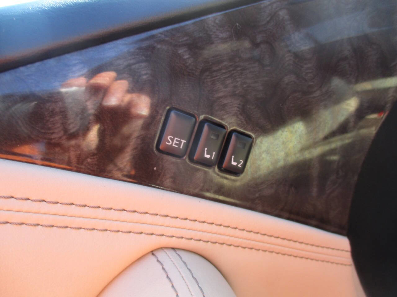 Used 2023 Nissan Armada Platinum w/ Captain's Chairs Package image 15