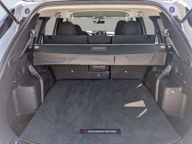 Used 2025 Mitsubishi Outlander ES image 13