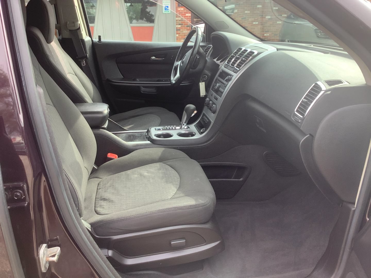 Used 2009 GMC Acadia SLE w/ Preferred Package FWD image 12