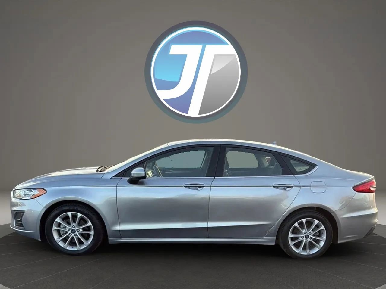 Used 2020 Ford Fusion SE image 11